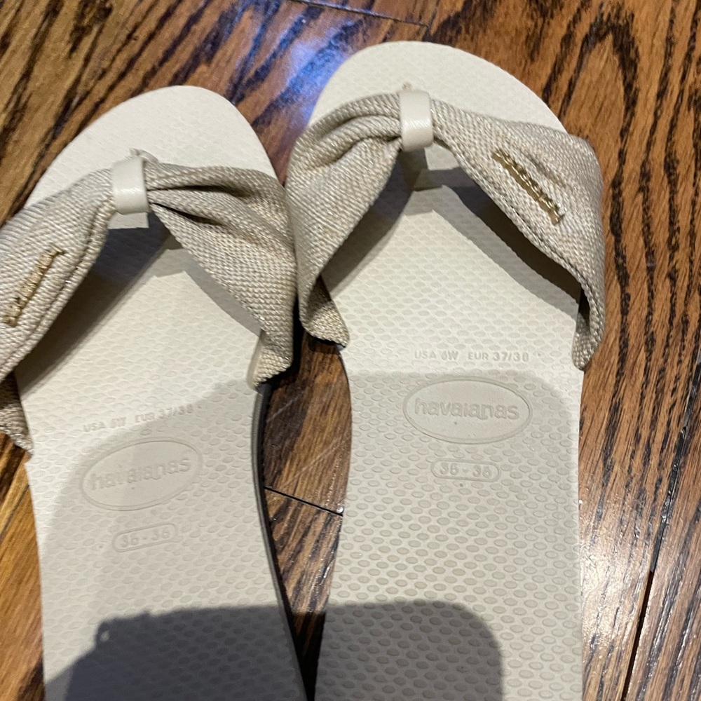 Havaianas Women's Cream Twisted Fabric Strap Sandals